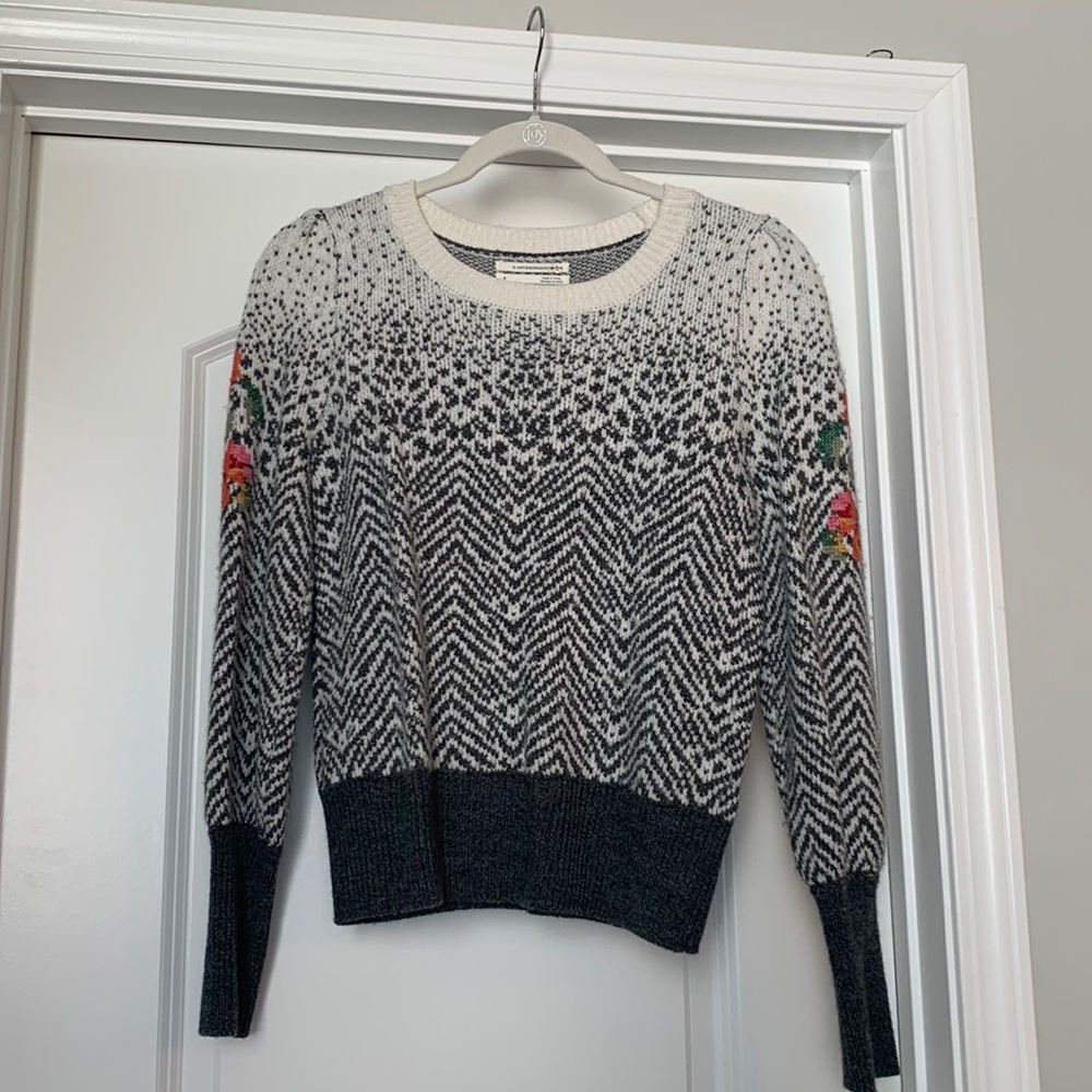 Anthropologie Sweater Size S grey with floral sleeve